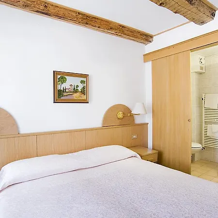 Hotel Erika 2*